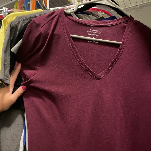 V-neck shirts - Picture 2 of 2